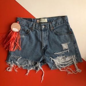 ⬇️$30 Levi’s 505 Mid Rise Denim Cutoffs Shorts